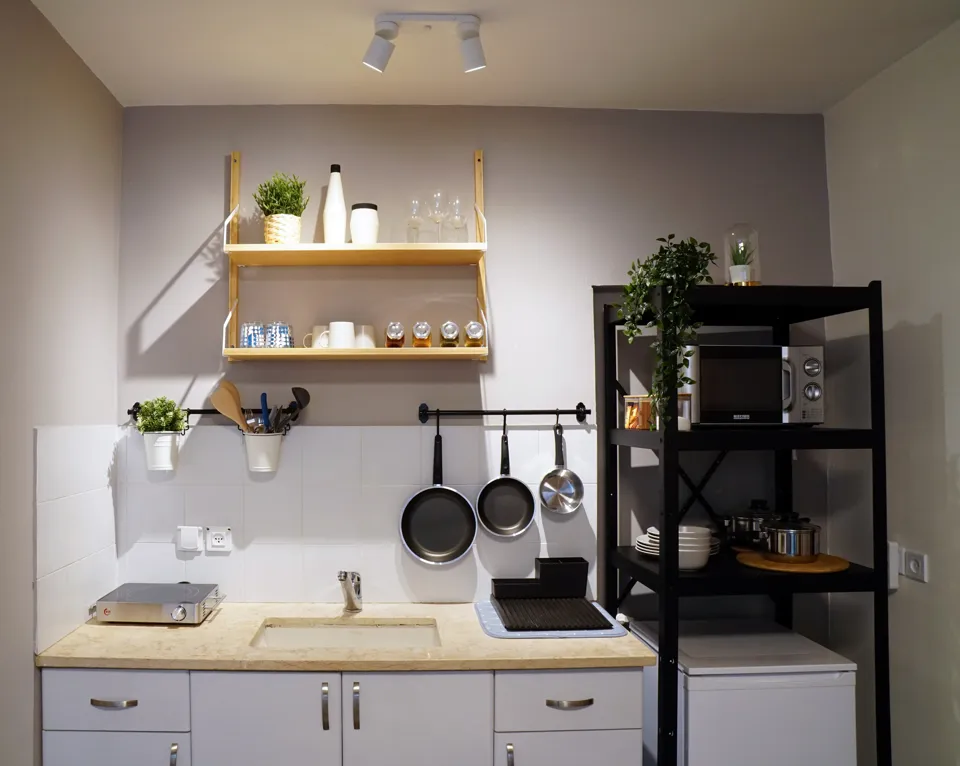 1 bedroom with balcony – 16 Yehiel Kafah St., Tel Aviv (5)