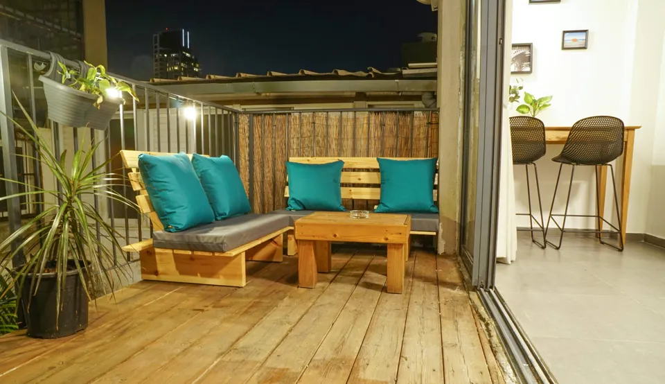 1 bedroom with private balcony – 16 Yehiel Kafah St., Tel Aviv (3)