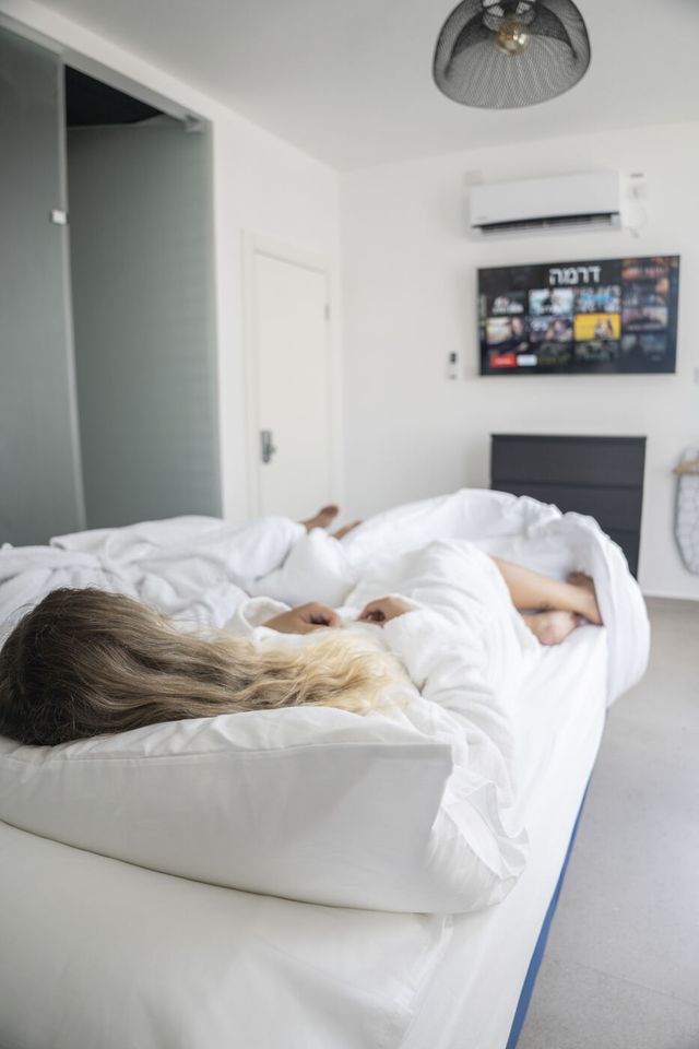 Suite avec balcon: clients qui se détendent